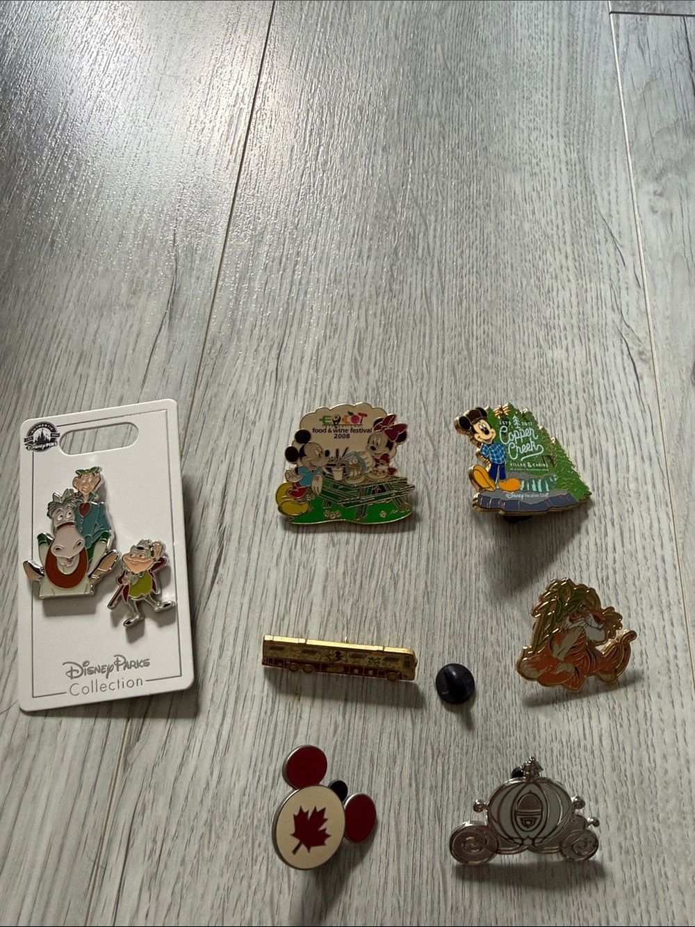Disney trading pins 7 pins with rubber backs